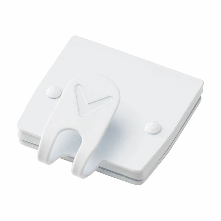 Callaway Triple Track Hat Clip & Ball Marker 2 Callaway Triple Track Hat Clip & Ball Marker - Image 2